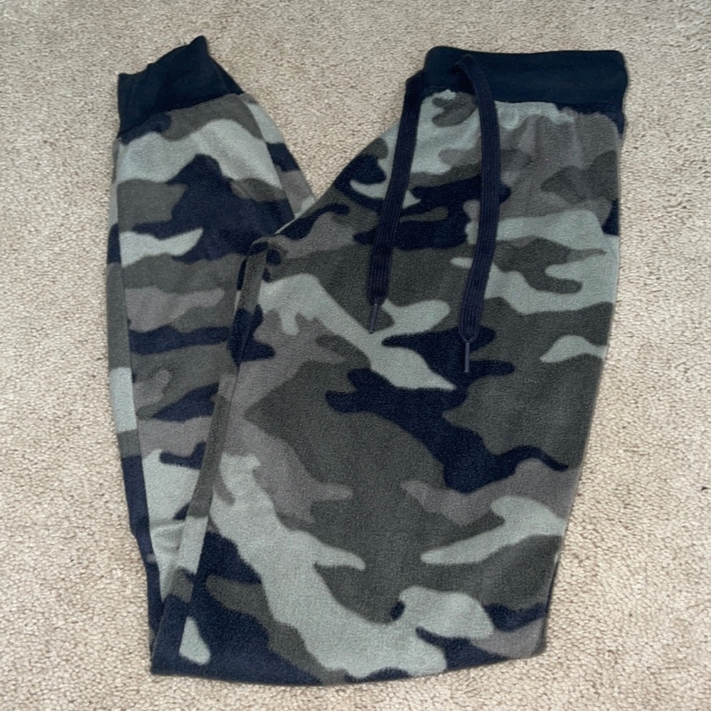 Camo joggers from aero.   Size xxs